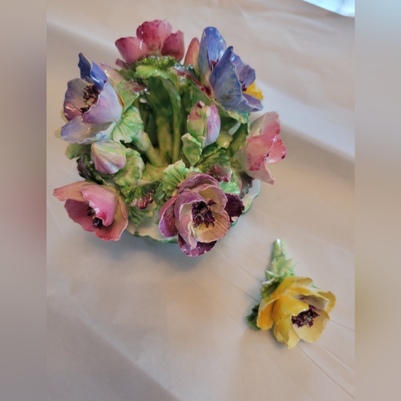 Vintage Crown Staffordshire Bone China Colorful Floral Bouquet ~ Pretty w/ FLAWS - Picture 5 of 16